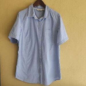 St. Johns Bay  Mens Blue Casual Button Down Shirt for Effortless Style